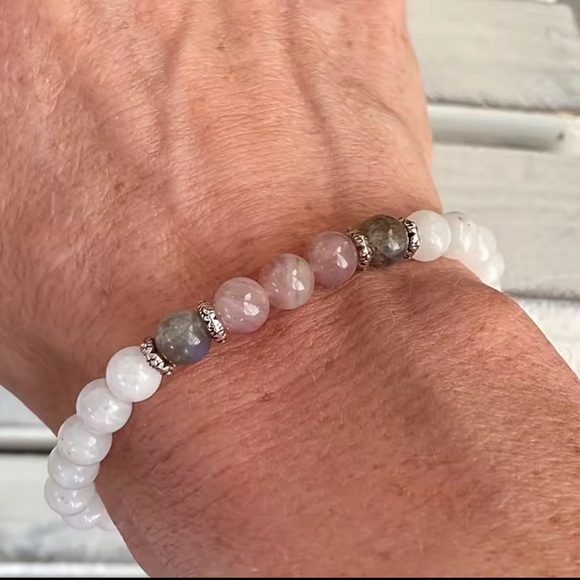 Healing Crystal Beaded Bracelet – Rose Quartz, Fluorite, Labradorite, Apatite - Picture 5 of 9
